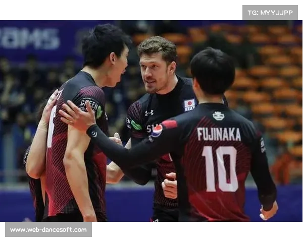 中国男排球员彭世坤从法甲转战日本联赛，并参加世俱杯